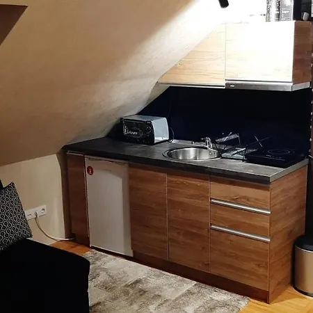 Kraljevi Cardaci, 53 U Zgradi 7, Opcija Unutrasnjeg Parking Mesta Appartement