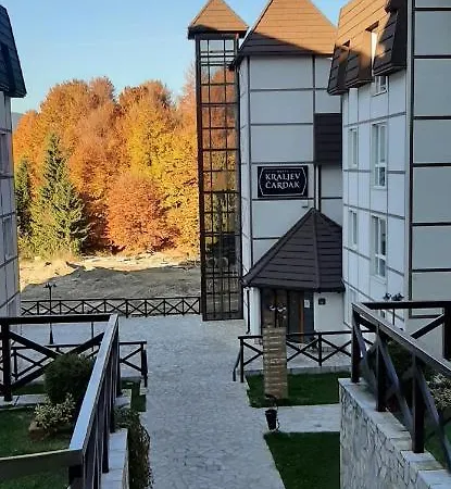 Kraljevi Cardaci, 53 U Zgradi 7, Opcija Unutrasnjeg Parking Mesta